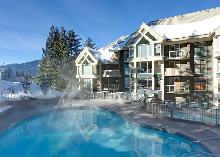 Apartment: The Woodrun Lodge By Whiski Jack